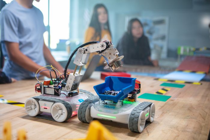 Sphero Rvc Sphero RVR+ Class Pack (6 robots: 12 students) — Robotix Education Inc.